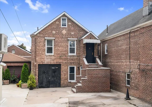 Single family home for sale at 2760 Hering Ave, New York, NY 10469 | MLS# 1051036