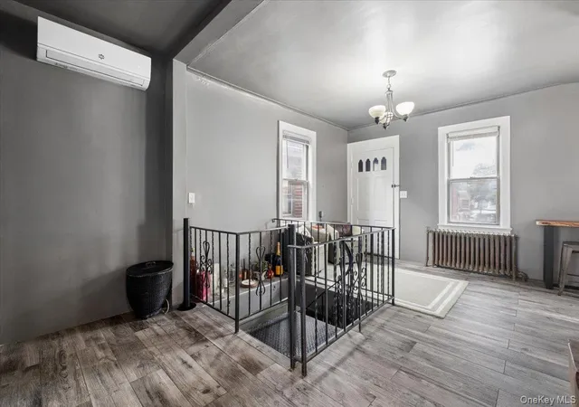 Photo 4 of Single family home for sale at 2760 Hering Ave, New York, NY 10469 | MLS# 1051036 | Listing updated on 2026-09-23