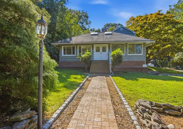 Photo 1 of Single family home for sale at 6 Barnhart Pl, Brookhaven, NY 11786 | MLS# 1051042 | Listing updated on 2026-10-08