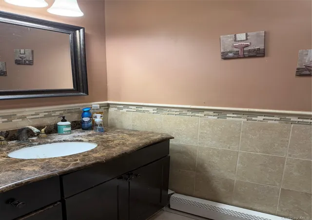 Photo 3 of Single family home for sale at 36 E Willow St, Brookhaven, NY 11784 | MLS# 1051058 | Listing updated on 2026-10-05