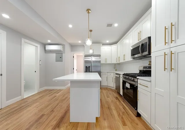 Photo 4 of Single family home for sale at 19716 Linden Blvd, New York, NY 11412 | MLS# 1051077 | Listing updated on 2026-09-17