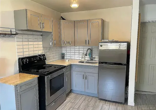 Photo 3 of Single family home for sale at 2540 14th Place, New York, NY 11102 | MLS# 1051079 | Listing updated on 2026-09-16