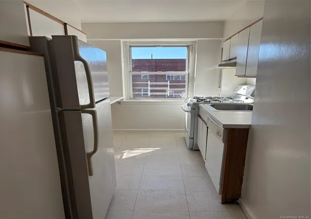 Photo 3 of House for sale at 235 Garth Rd #A6G, Eastchester, NY 10583 | MLS# 1051087 | Listing updated on 2026-10-28