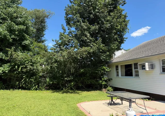 Photo 16 of Single family home for sale at 411 Cornwell Ave, Hempstead, NY 11565 | MLS# 1051093 | Listing updated on 2026-10-08