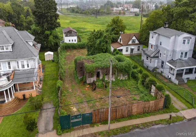 Photo 2 of Land for sale at 25 12 Mott Ave, New York, NY 11691 | MLS# 1051096 | Listing updated on 2026-10-08