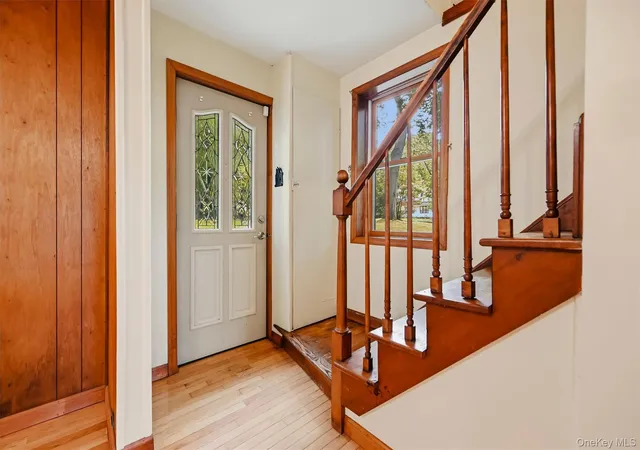 Photo 4 of Sale Pending at 16 Cottage Ave, Clarkstown, NY 10954 | MLS# 1051097 | Listing updated on 2026-10-08