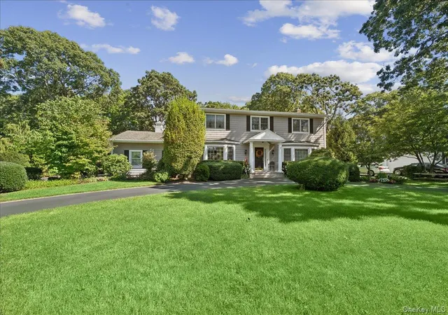 Photo 1 of Single family home for sale at 81 Widgeon Ct, Islip, NY 11739 | MLS# 1051113 | Listing updated on 2026-09-18