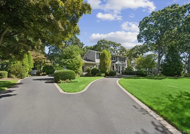 Photo 3 of Single family home for sale at 81 Widgeon Ct, Islip, NY 11739 | MLS# 1051113 | Listing updated on 2026-09-18
