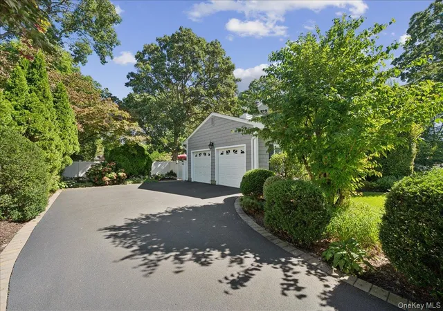Photo 3 of Single family home for sale at 81 Widgeon Ct, Islip, NY 11739 | MLS# 1051113 | Listing updated on 2026-09-18