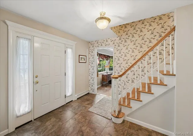 Photo 4 of Single family home for sale at 81 Widgeon Ct, Islip, NY 11739 | MLS# 1051113 | Listing updated on 2026-09-18