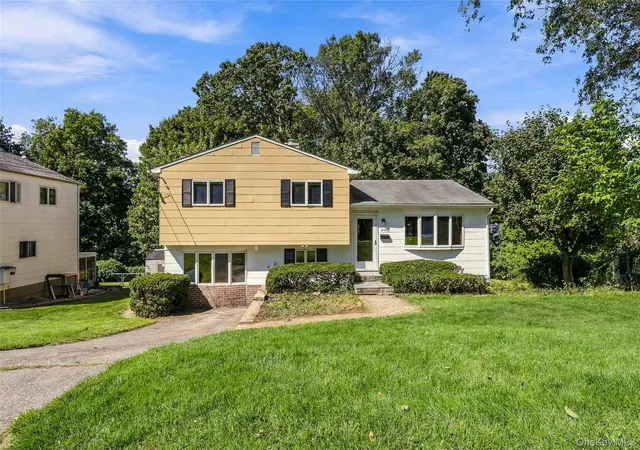 Photo 2 of Single family home for sale at 218 Gallagher St, Cortlandt, NY 10511 | MLS# 1051125 | Listing updated on 2026-09-16