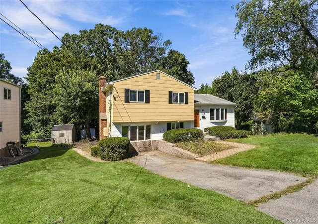 Photo 3 of Single family home for sale at 218 Gallagher St, Cortlandt, NY 10511 | MLS# 1051125 | Listing updated on 2026-09-16