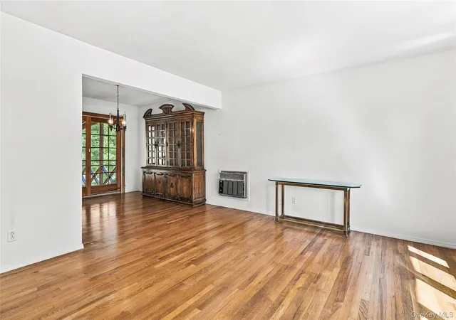 Photo 4 of Single family home for sale at 218 Gallagher St, Cortlandt, NY 10511 | MLS# 1051125 | Listing updated on 2026-09-16