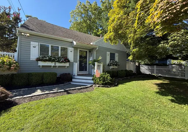 Photo 1 of Sale Pending at 124 Smith Ave, Islip, NY 11751 | MLS# 1051127 | Listing updated on 2026-10-04
