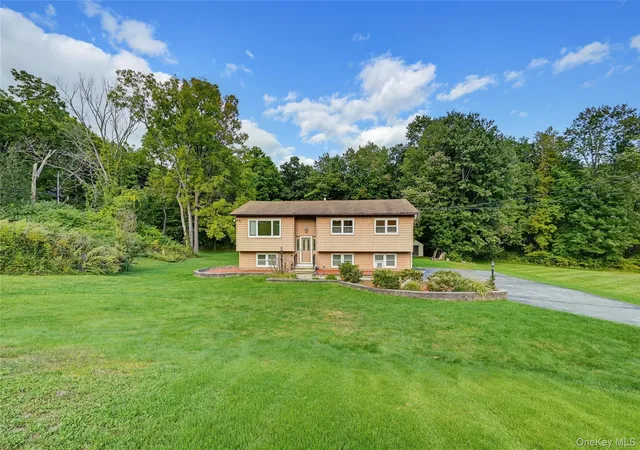 Photo 2 of Single family home for sale at 70 Bayberry Dr, Monroe, NY 10950 | MLS# 1051134 | Listing updated on 2026-10-07