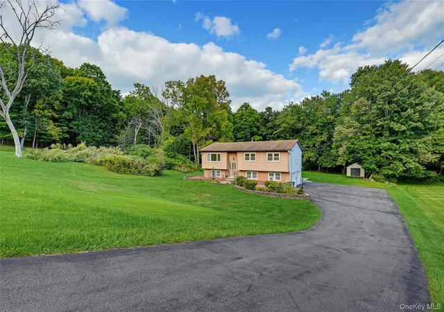 Photo 3 of Single family home for sale at 70 Bayberry Dr, Monroe, NY 10950 | MLS# 1051134 | Listing updated on 2026-10-07