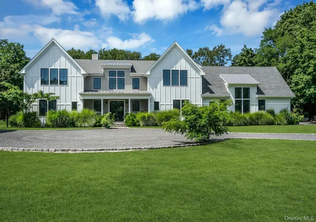 Photo 1 of Single family home for sale at 712 Hubbard Ave, Riverhead, NY 11901 | MLS# 1051138 | Listing updated on 2026-10-05