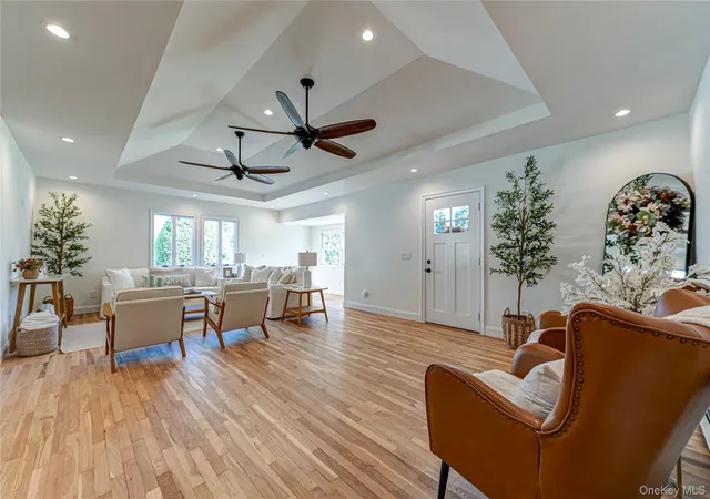 Photo 2 of Single family home for sale at 6 Evy Ct, Islip, NY 11782 | MLS# 1051145 | Listing updated on 2026-09-30