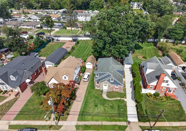 Photo 3 of Single family home for sale at 33 Carol St, Hempstead, NY 11552 | MLS# 1051153 | Listing updated on 2026-09-16