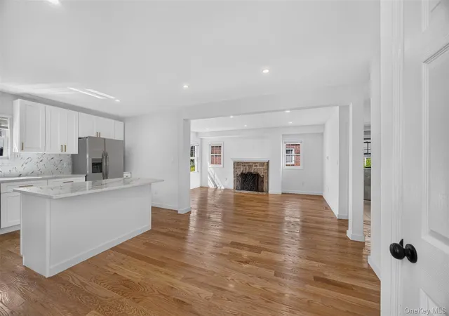 Photo 4 of Single family home for sale at 33 Carol St, Hempstead, NY 11552 | MLS# 1051153 | Listing updated on 2026-09-16