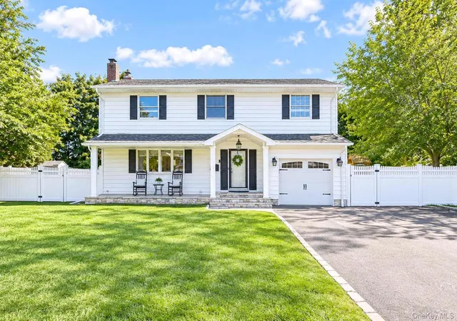 Photo 1 of Sale Pending at 37 Gaymor Ln, Smithtown, NY 11725 | MLS# 1051164 | Listing updated on 2026-09-25