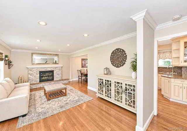 Photo 3 of Sale Pending at 37 Gaymor Ln, Smithtown, NY 11725 | MLS# 1051164 | Listing updated on 2026-09-25