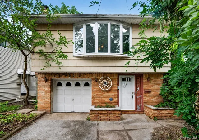Photo 1 of Single family home for sale at 956 Annadale Rd, New York, NY 10312 | MLS# 1051168 | Listing updated on 2026-10-01