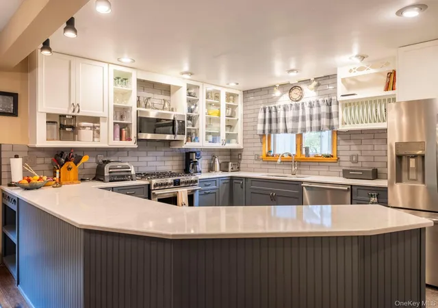 Photo 2 of Single family home for sale at 82 Rondout Harbor, Esopus, NY 12466 | MLS# 1051170 | Listing updated on 2026-10-06
