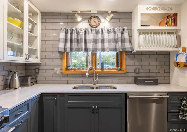 Photo 3 of Single family home for sale at 82 Rondout Harbor, Esopus, NY 12466 | MLS# 1051170 | Listing updated on 2026-10-06