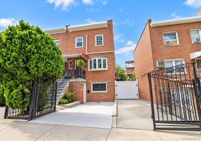 Photo 2 of Multi family home for sale at 3035 Yates Ave, New York, NY 10469 | MLS# 1051178 | Listing updated on 2026-10-01