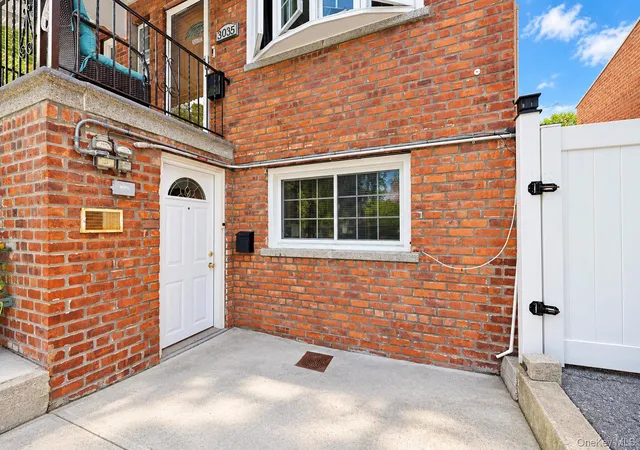 Photo 3 of House for sale at 3035 Yates Ave, New York, NY 10469 | MLS# 1051178 | Listing updated on 2026-10-01