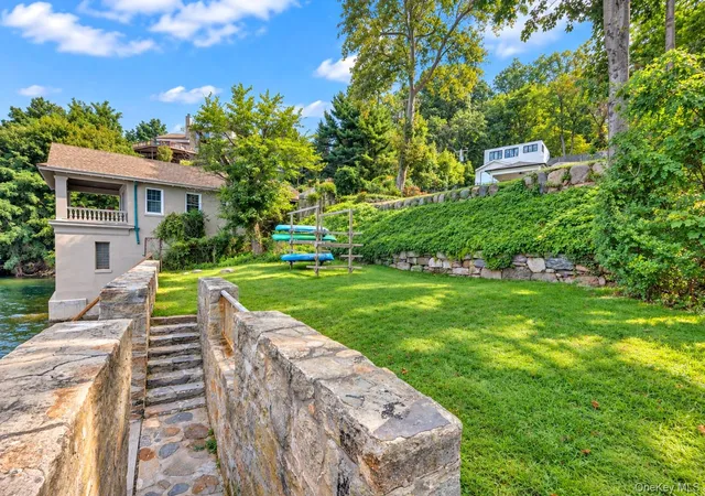Photo 4 of Single family home for sale at 164 Landing Rd, Glen Cove, NY 11542 | MLS# 1051188 | Listing updated on 2026-09-16
