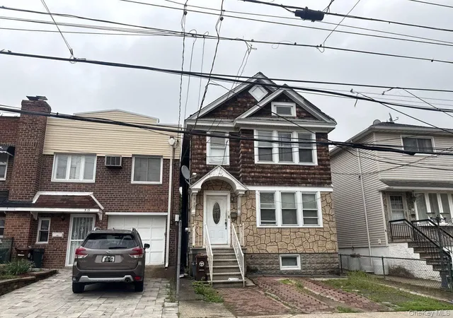 Listing Photo 2 - Condo for sale in building located at 517 College Pt Blvd, New York, NY 11356