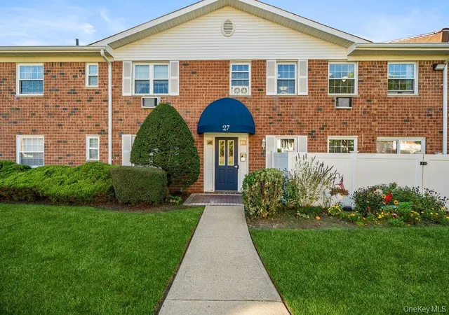 Photo 4 of House for sale at 460 Old Town Rd #27L, Brookhaven, NY 11776 | MLS# 1051197 | Listing updated on 2026-09-22