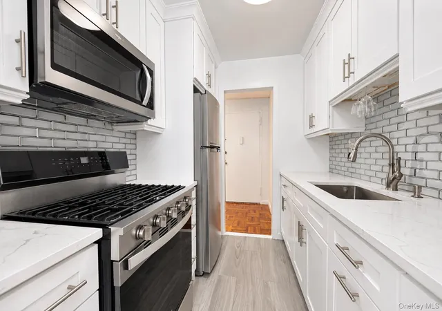 Photo 3 of House for sale at 1841 Central Park Ave #11F, Yonkers, NY 10710 | MLS# 1051207 | Listing updated on 2026-10-01