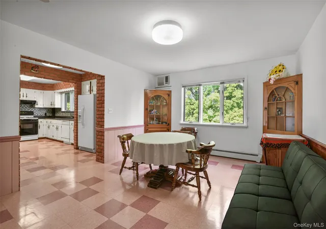 Photo 4 of House for sale at 4 Ridgeview Ave, White Plains, NY 10606 | MLS# 1051224 | Listing updated on 2026-09-28