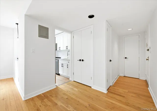 Photo 2 of House for sale at 13 Terrace Cir #2B, North Hempstead, NY 11021 | MLS# 1051226 | Listing updated on 2026-09-17