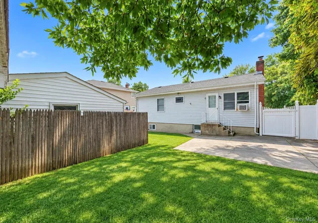 Photo 2 of Single family home for sale at 278 Lake Dr, Babylon, NY 11726 | MLS# 1051229 | Listing updated on 2026-09-20