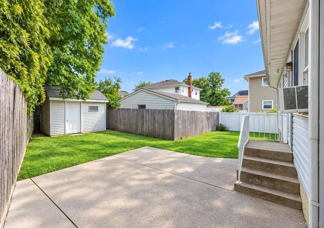 Photo 3 of Single family home for sale at 278 Lake Dr, Babylon, NY 11726 | MLS# 1051229 | Listing updated on 2026-09-20