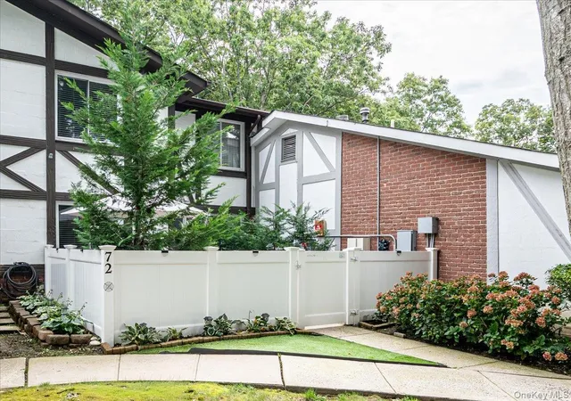 Condo for sale at 72 Birchwood Rd #72, Brookhaven, NY 11763 | MLS# 1051230