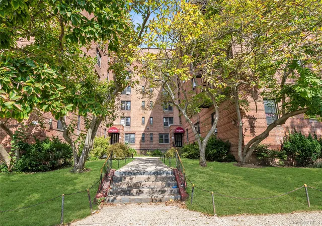Condo for sale at 144-11 Sanford Ave #1H, New York, NY 11355 | MLS# 1051233