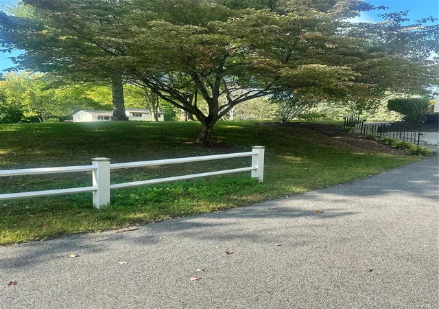 Photo 4 of Single family home for sale at 9 Elizabeth Dr, East Fishkill, NY 12533 | MLS# 1051240 | Listing updated on 2026-10-07