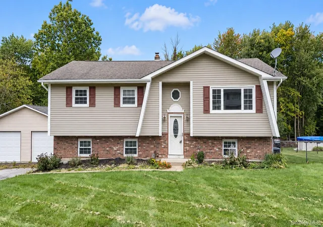 Single family home for sale at 65 Maureen Dr, Middletown, NY 10940 | MLS# 1051258