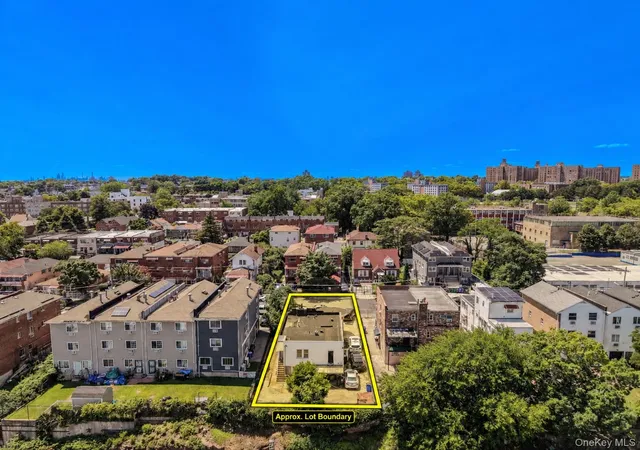 Photo 3 of Multi family home for sale at 3640 Palmer Ave, New York, NY 10466 | MLS# 1051260 | Listing updated on 2026-09-16