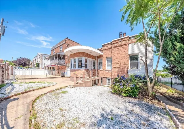 Photo 3 of House for sale at 3640 Palmer Ave, New York, NY 10466 | MLS# 1051260 | Listing updated on 2026-10-06