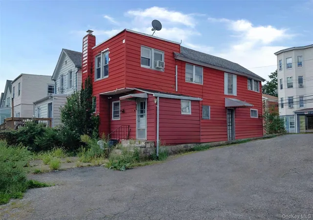 Single family home for sale at 2 Alder St, Yonkers, NY 10701 | MLS# 1051274