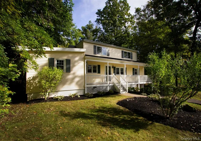 Photo 1 of Single family home for sale at 9 Horns Park Rd, Hyde Park, NY 12538 | MLS# 1051277 | Listing updated on 2026-09-28