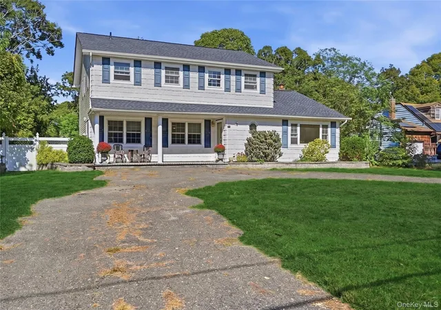 Photo 3 of Single family home for sale at 343 Mohawk Pl, Islip, NY 11741 | MLS# 1051284 | Listing updated on 2026-10-11