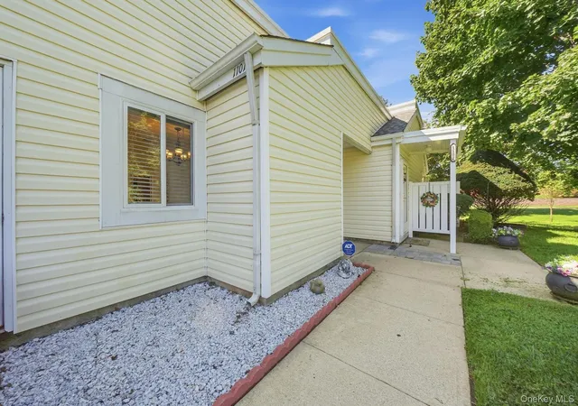 Photo 1 of Condo for sale at 1101 Cabot Ct N, Smithtown, NY 11780 | MLS# 1051285 | Listing updated on 2026-09-21