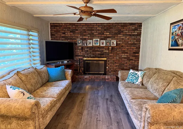 Photo 3 of Single family home for sale at 304 Dare Rd, Brookhaven, NY 11784 | MLS# 1051296 | Listing updated on 2026-09-21